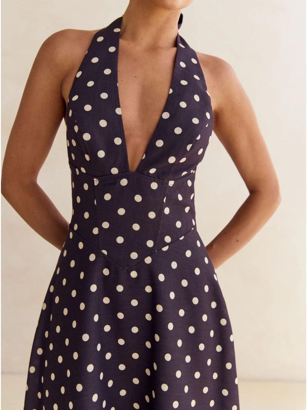 e8fdbc98-4f1a-428b-ba3b-45cce71e8e3e-Max